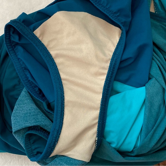 Lands end One Piece SlenderSuit V-Neck Tummy Control Skirted Swimsuit 14DD - Picture 7 of 10